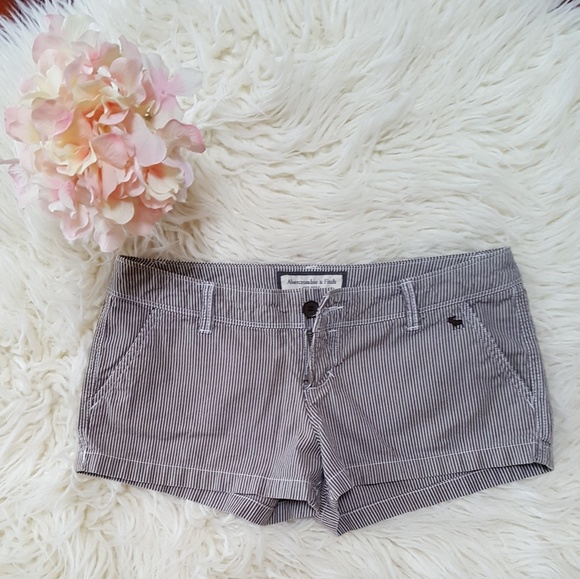 Abercrombie & Fitch Pants - Abercrombie and Fitch  cotton shorts